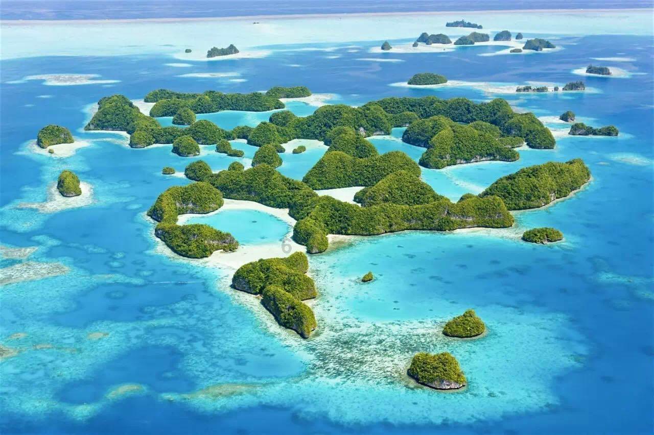 逃离荒废房屋